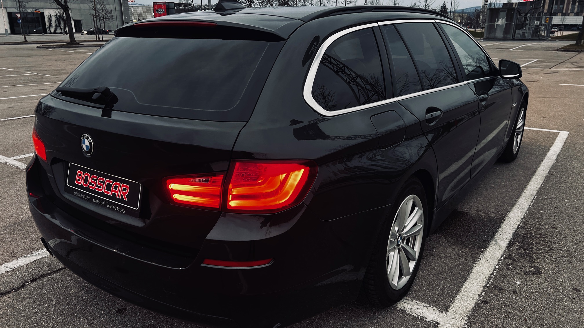 
								BMW Seria 5 Touring 520/d full									
